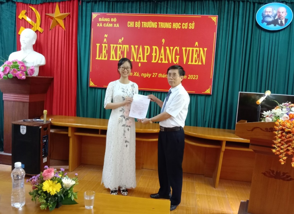 Thị xã Mỹ Hào: Chuyển biến tích cực trong phát triển đảng viên