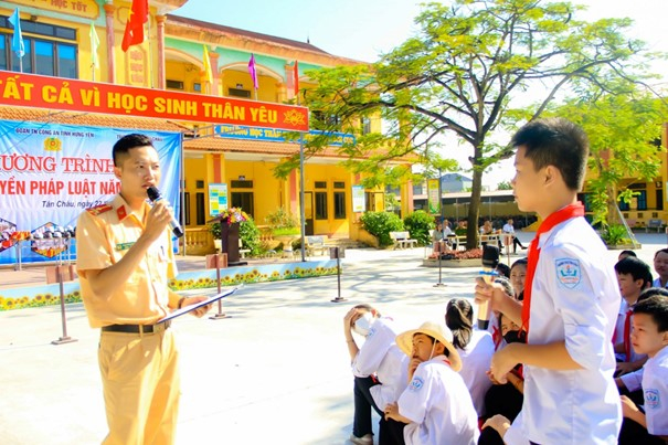 Giáo dục pháp luật trong trường học