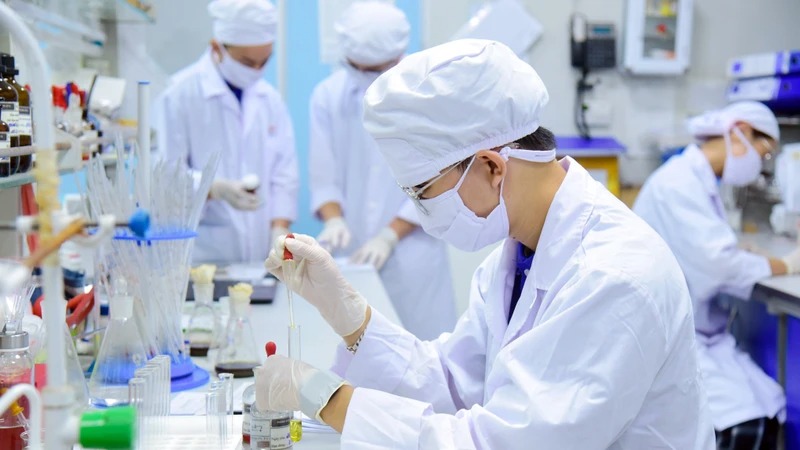 Xây dựng đội ngũ nhân lực ngành công nghệ sinh học