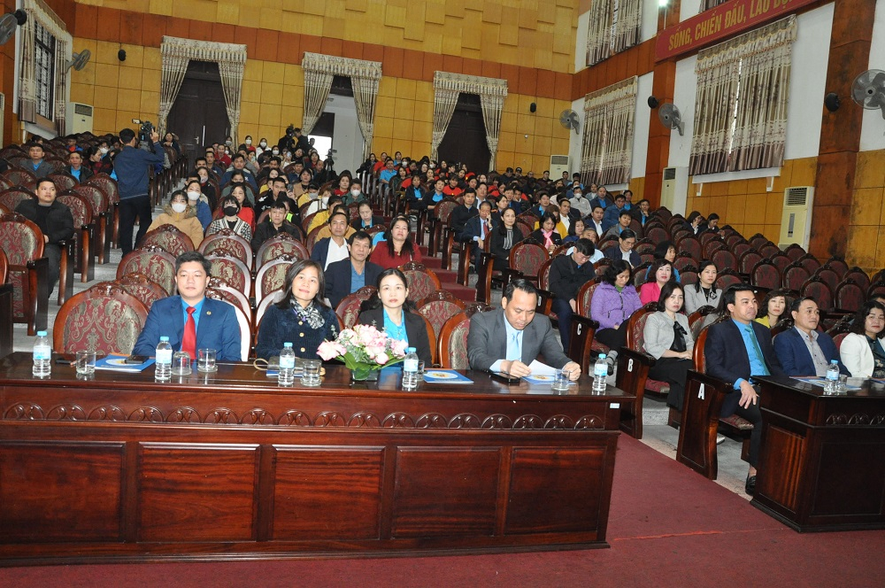 Liên đoàn Lao động huyện Văn Lâm: Triển khai nhiệm vụ năm 2024 và tổ chức chương trình Tết sum vầy – Xuân chia sẻ năm 2024