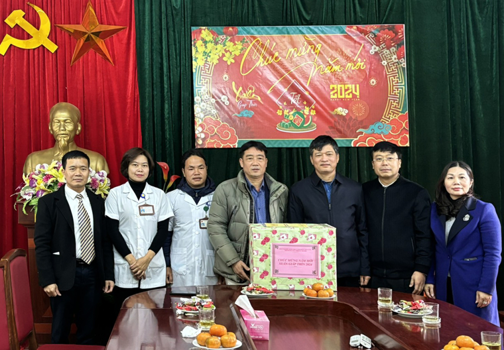 Đoàn công tác của Thường trực HĐND tỉnh, Đoàn đại biểu Quốc hội tỉnh thăm, tặng quà Tết các cơ sở trợ giúp xã hội