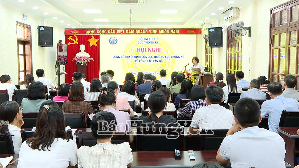 Công bố Quyết định về công tác cán bộ cơ quan Thống kê Hưng Yên