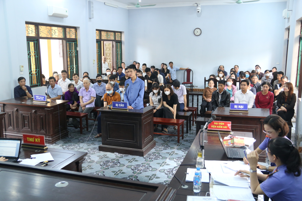 Xét xử vụ án đưa, nhận hối lộ trong việc đăng ký đất đai