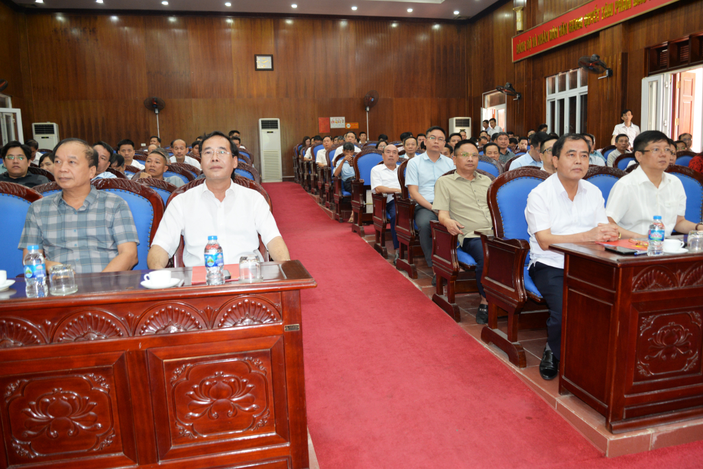 Văn Giang: Phát động ủng hộ thực hiện công tác giảm nghèo