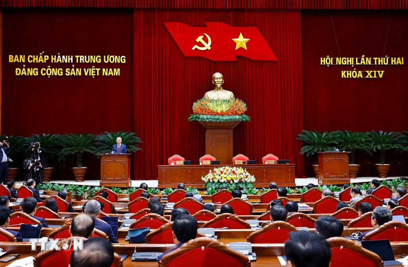 Bế mạc Hội nghị TW lần thứ 2: Thống nhất cao về những vấn đề lớn, hệ trọng