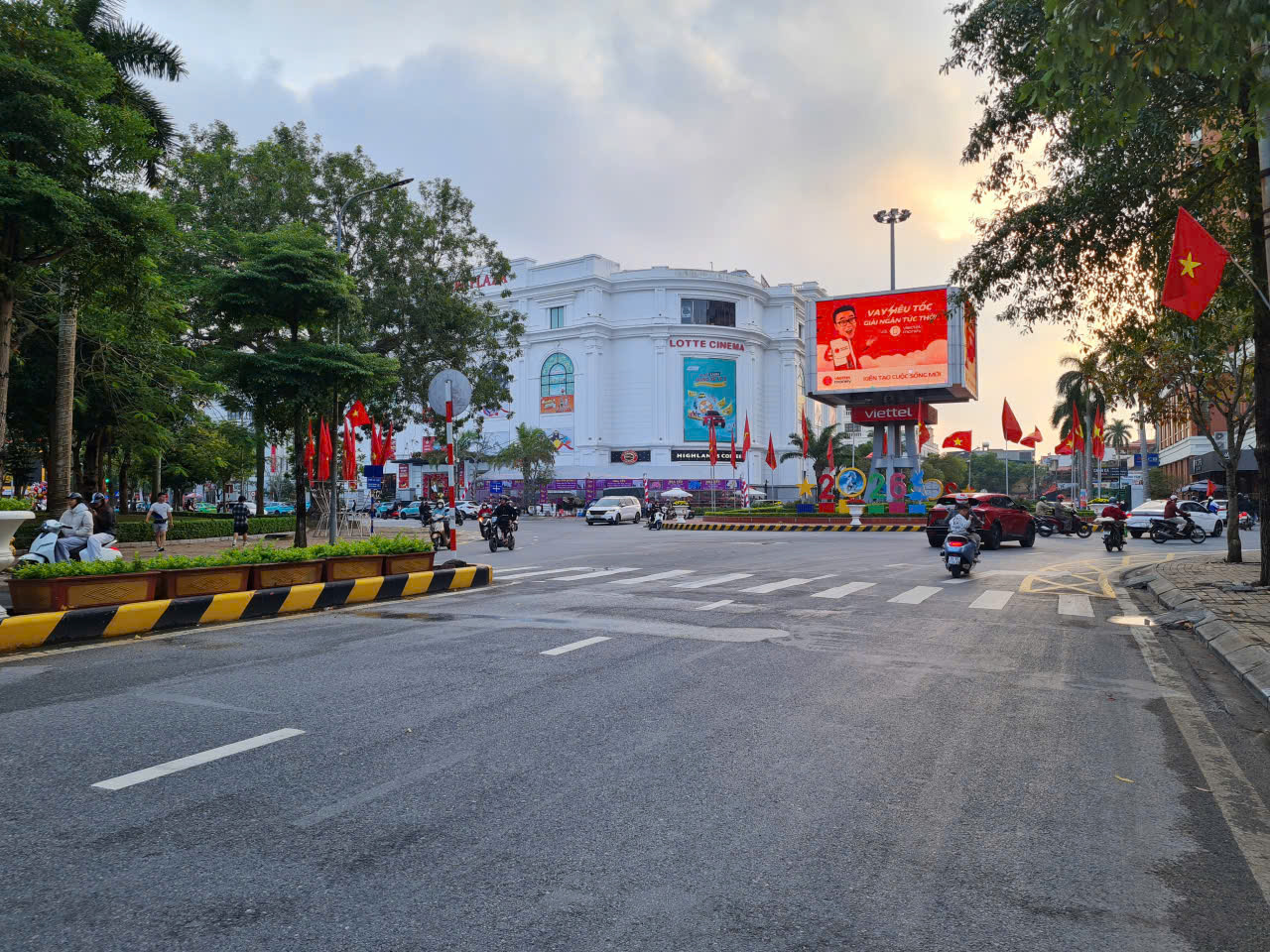 Hưng Yên rực rỡ cờ hoa chào mừng Đại hội đại biểu toàn quốc lần thứ XIV của Đảng