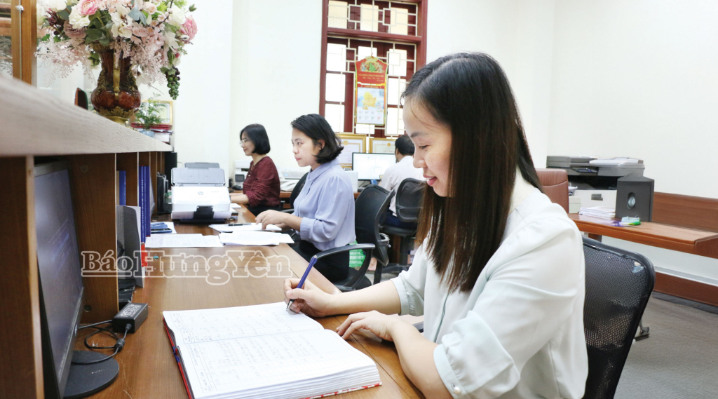 Kỷ niệm Ngày truyền thống Văn phòng cấp ủy 18/10: Nỗ lực hoàn thành tốt công tác tham mưu, giúp việc cấp ủy