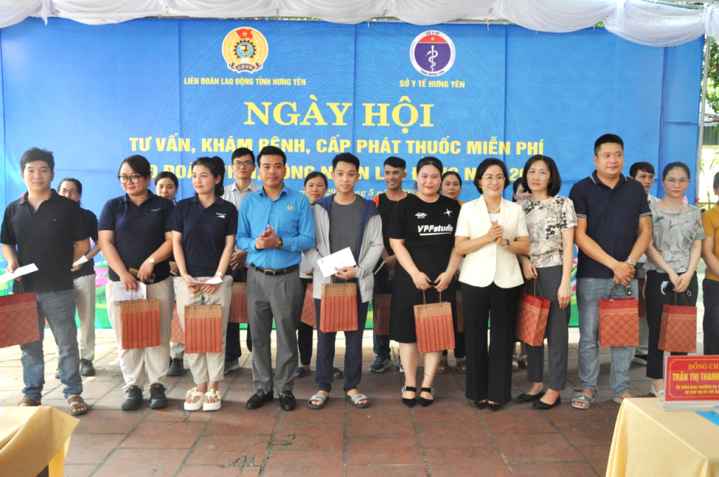 Ngày hội tư vấn, khám bệnh, cấp phát thuốc miễn phí cho đoàn viên, công nhân lao động năm 2024