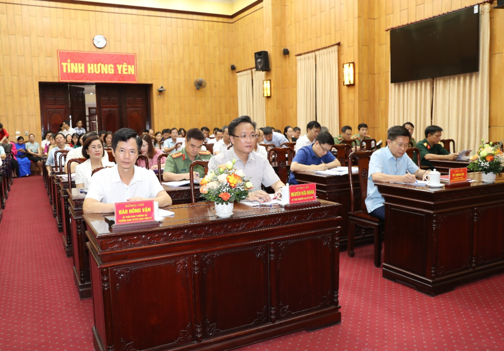 Sơ kết 5 năm triển khai thực hiện Nghị quyết số 35 của Bộ Chính trị khóa XII và tổng kết, trao giải Cuộc thi viết chính luận tỉnh Hưng Yên