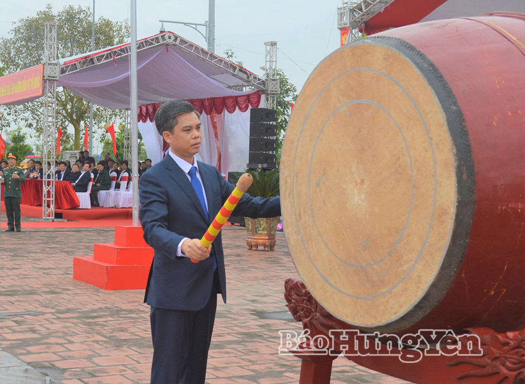 Điểm giao, nhận quân số 05: Ban Chỉ huy Phòng thủ khu vực 2 - Hưng Hà bàn giao 653 công dân cho các đơn vị