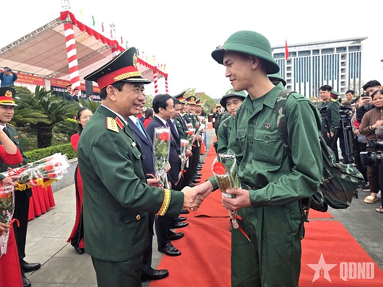 Nô nức Ngày hội tòng quân-Tự tin tiếp bước cha anh