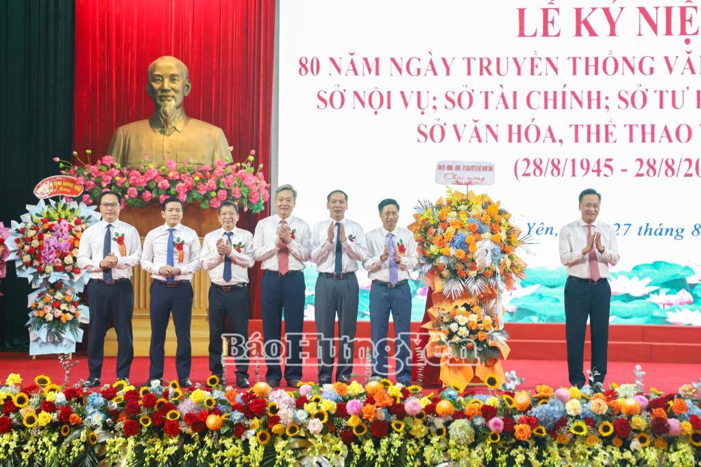 Kỷ niệm 80 năm Ngày truyền thống: Văn phòng UBND tỉnh; Sở Nội vụ, Sở Tài chính; Sở Tư pháp; Sở Xây dựng; Sở Văn hóa, Thể thao và Du lịch