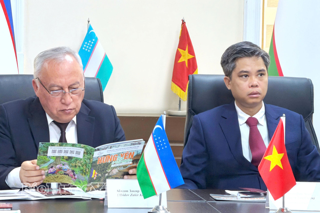 Giới thiệu về danh nhân văn hóa Lê Quý Đôn và xúc tiến du lịch, quảng bá về mảnh đất, con người Hưng Yên tại Uzbekistan