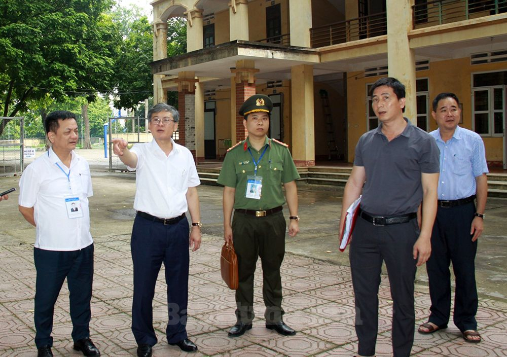 Phó Chủ tịch UBND tỉnh Nguyễn Duy Hưng kiểm tra công tác chuẩn bị thi tốt nghiệp THPT năm 2023