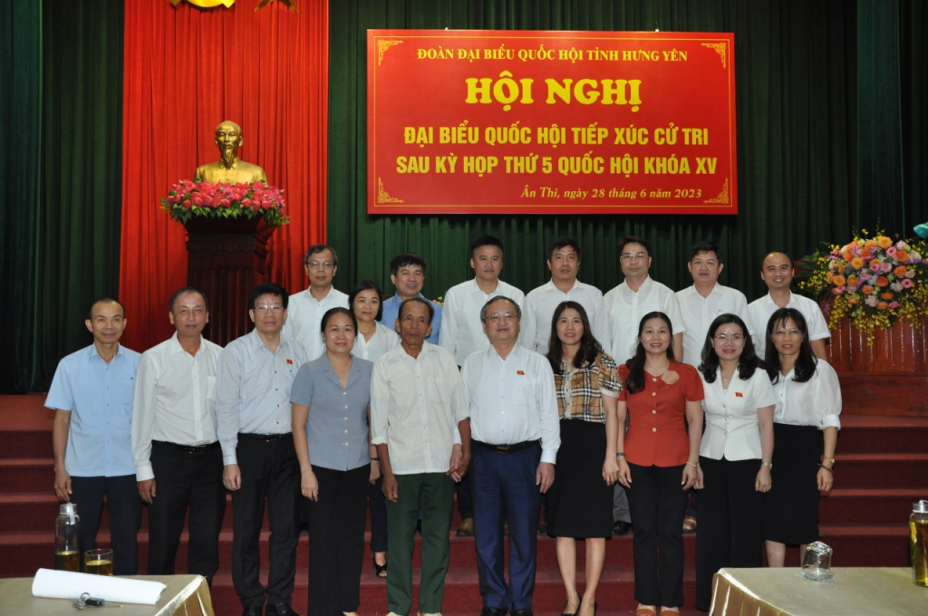 Đoàn đại biểu Quốc hội tỉnh tiếp xúc cử tri huyện Ân Thi