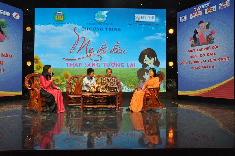 Chương trình Mẹ đỡ đầu – Thắp sáng tương lai