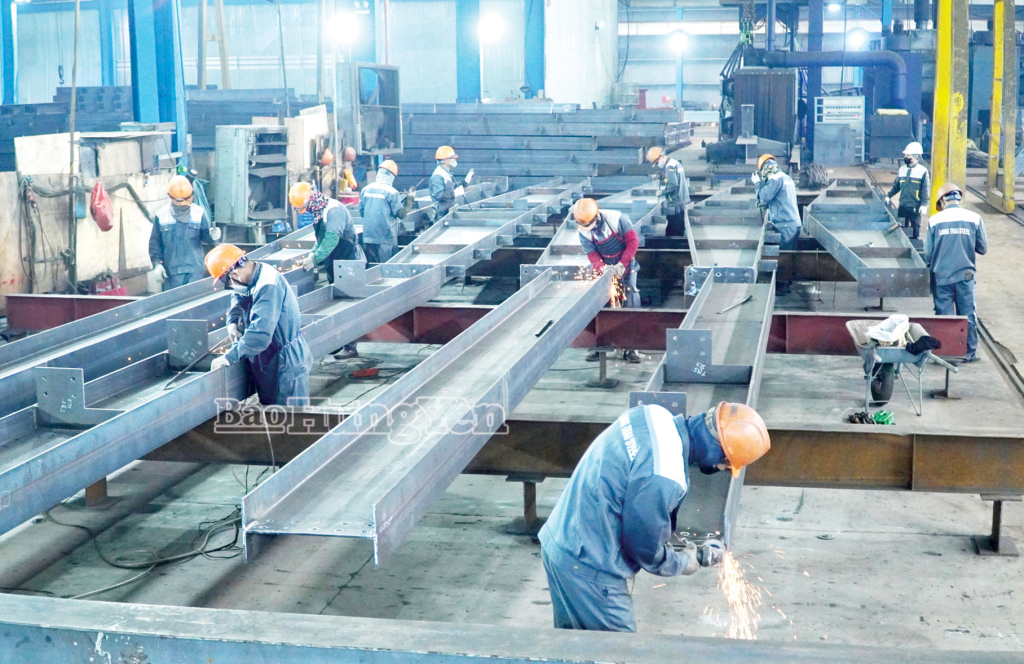 Khí thế thi đua lao động, sản xuất trong doanh nghiệp