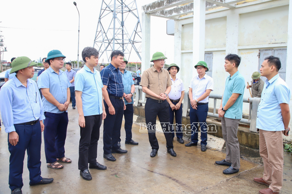 Đồng chí Bí thư Tỉnh ủy Nguyễn Hữu Nghĩa kiểm tra, chỉ đạo công tác ứng phó với bão số 3 tại một số khu công nghiệp