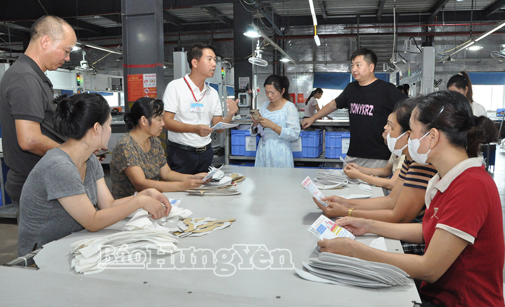 Giúp người lao động nâng cao hiểu biết pháp luật