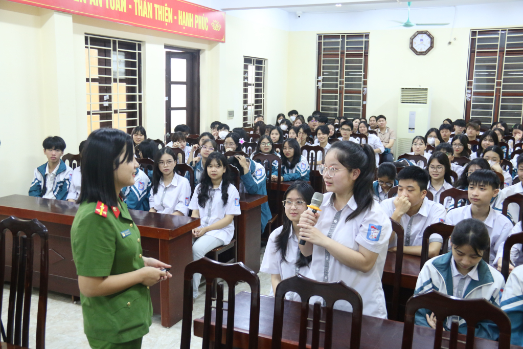 Tuyên truyền pháp luật về an toàn giao thông và phòng, chống ma túy