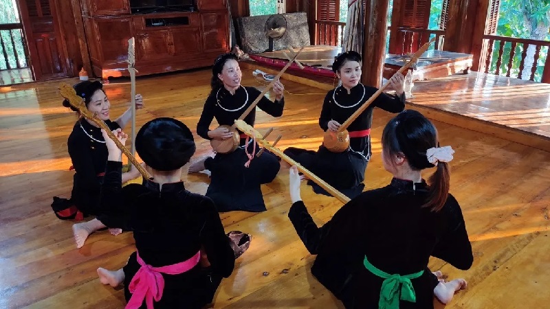 Con người, văn hóa - nguồn lực “gốc” để phát triển đất nước theo tinh thần Đại hội XIII