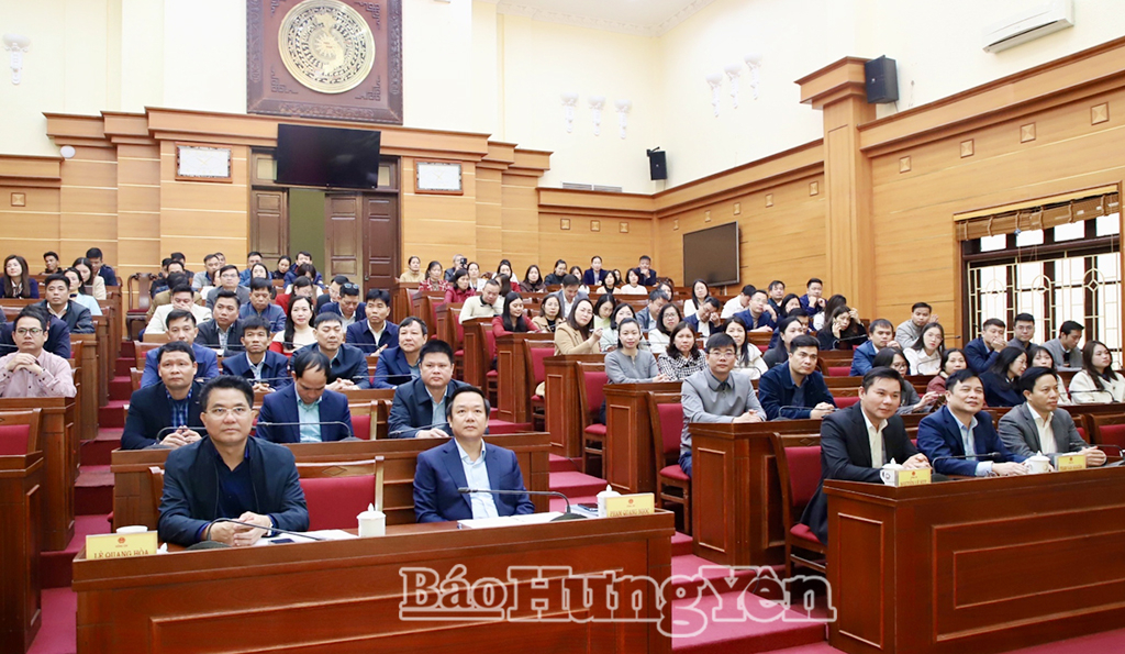 Văn phòng UBND tỉnh: Lấy ý kiến cử tri nơi công tác đối với người được giới thiệu ứng cử đại biểu HĐND tỉnh