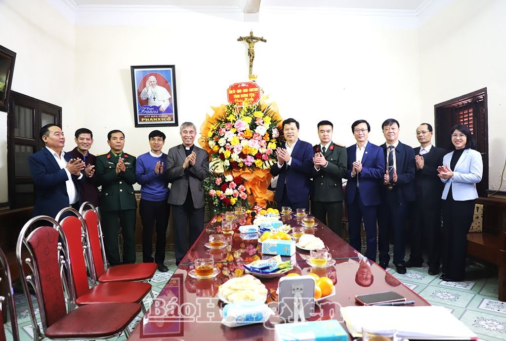 Đoàn công tác của Tỉnh ủy, Ủy ban MTTQ Việt Nam tỉnh thăm, chúc mừng Giáo xứ Ngọc Đồng