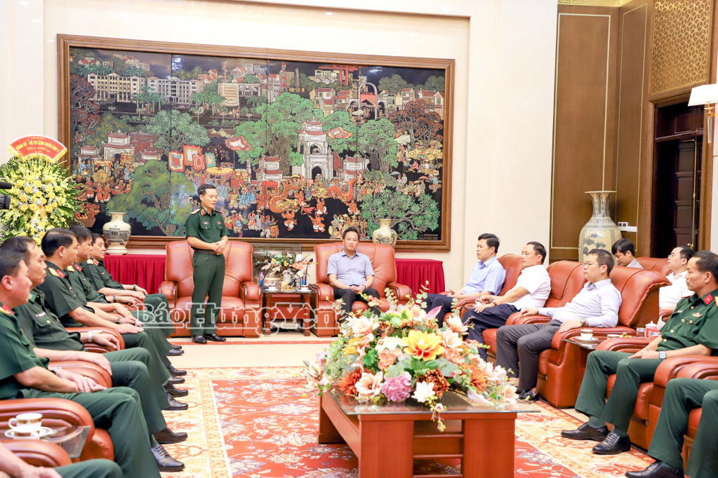 Đồng chí Bí thư Tỉnh ủy Nguyễn Hữu Nghĩa tiếp Đoàn công tác Bộ Tư lệnh Quân khu 3