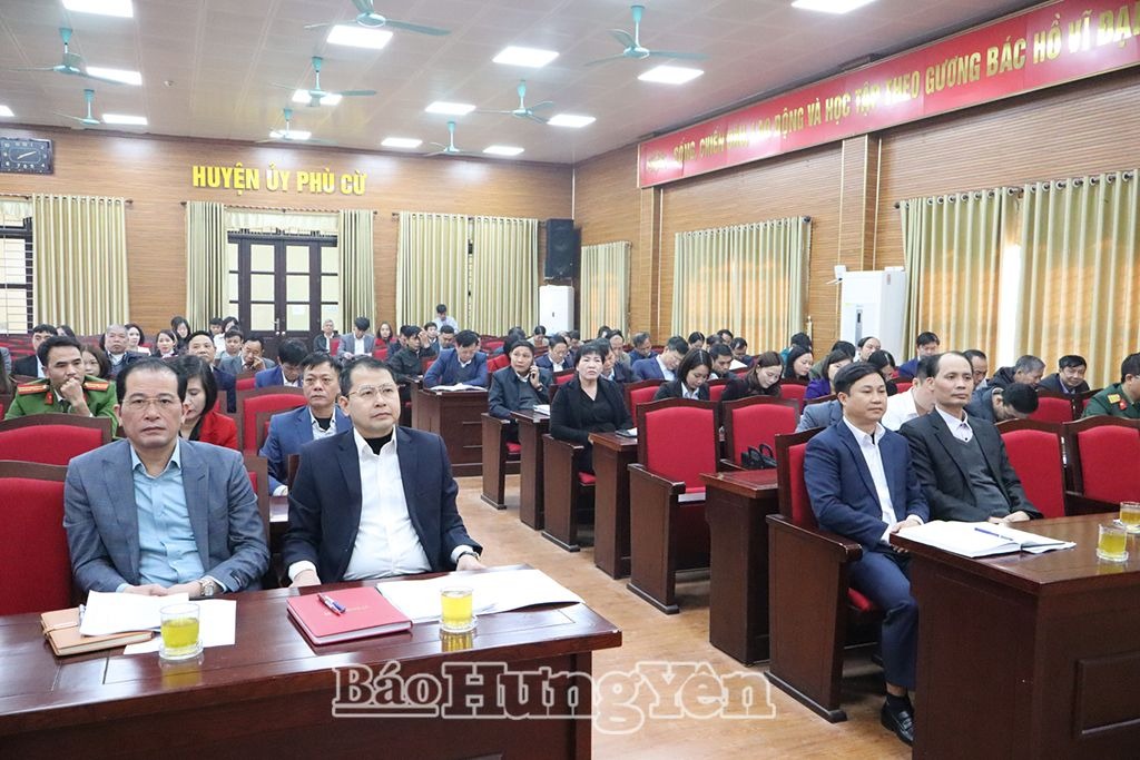 Phù Cừ: Kết nạp 182 đảng viên mới