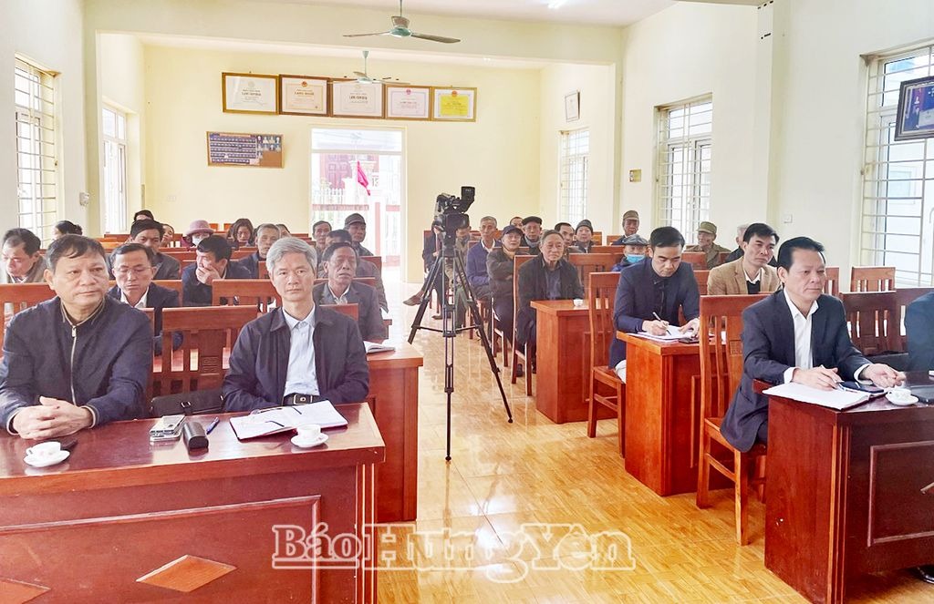 Đồng chí Trưởng Ban Tuyên giáo Tỉnh ủy Đào Hồng Vận dự sinh hoạt Chi bộ thôn Nội Lăng