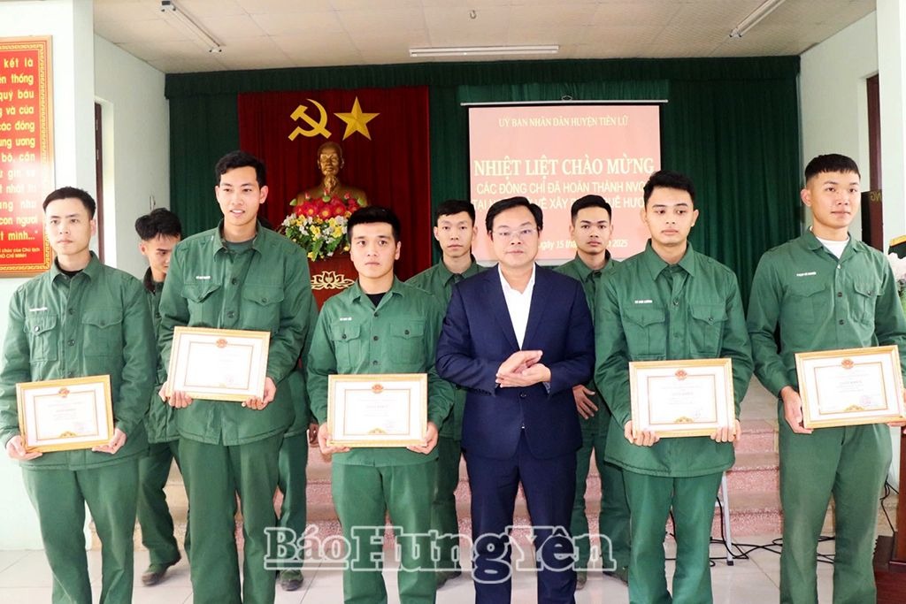 Tiên Lữ: Đón nhận 128 quân nhân hoàn thành nghĩa vụ quân sự