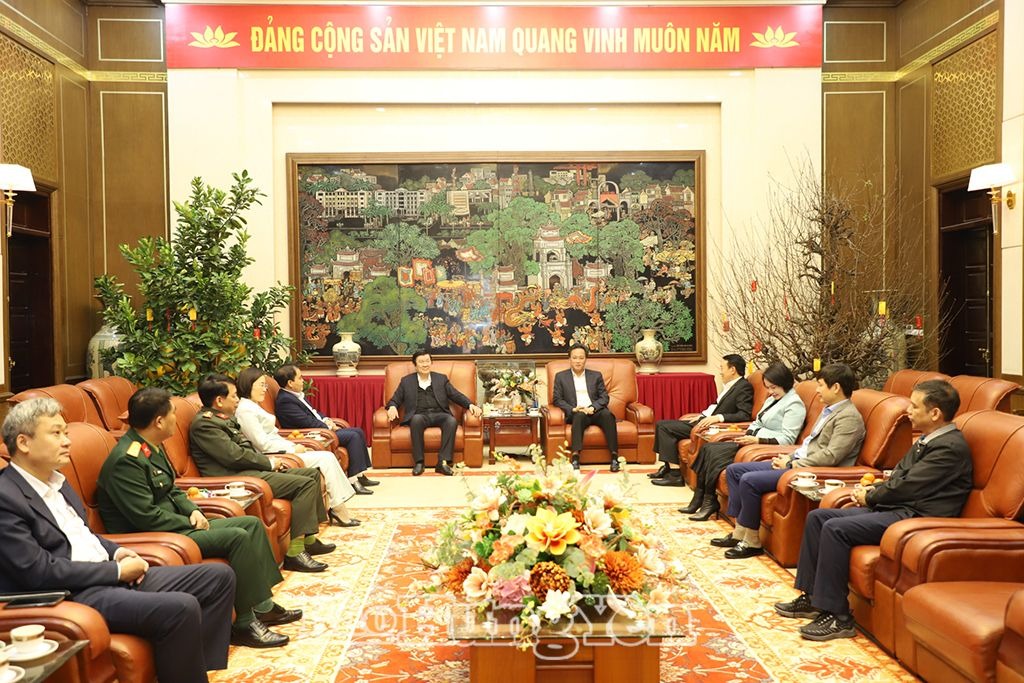 Nguyên Chủ tịch nước Trương Tấn Sang thăm, chúc tết Đảng bộ, chính quyền và Nhân dân tỉnh Hưng Yên