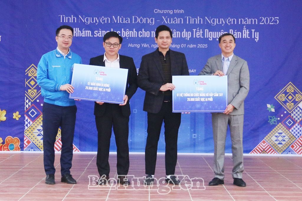 Khám bệnh, cấp thuốc miễn phí cho hơn 1 nghìn người dân huyện Khoái Châu