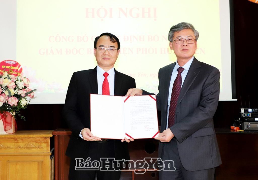 Trao quyết định bổ nhiệm Giám đốc Bệnh viện Phổi Hưng Yên