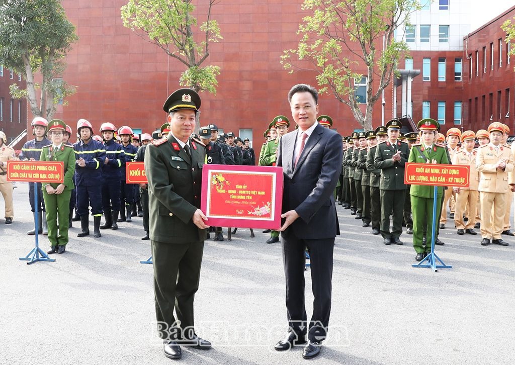 Bí thư Tỉnh ủy Nguyễn Hữu Nghĩa thăm, chúc Tết Công an tỉnh, Bệnh viện Đa khoa tỉnh