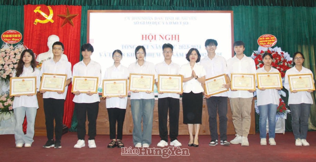 Bức tranh nhiều gam màu sáng của ngành giáo dục và đào tạo