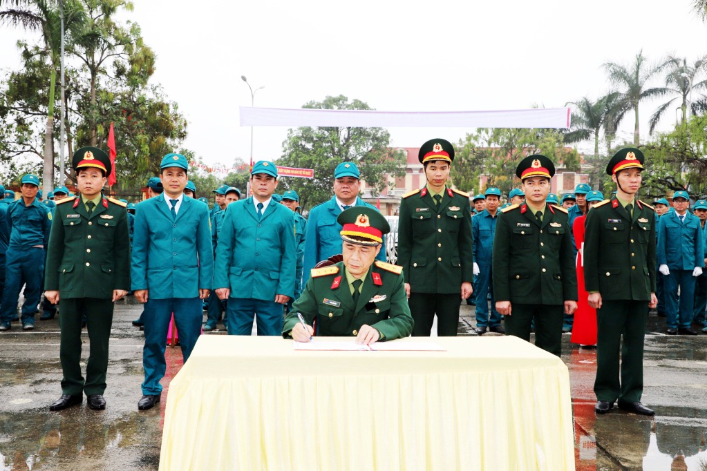 Ân Thi: Lễ ra quân huấn luyện năm 2025