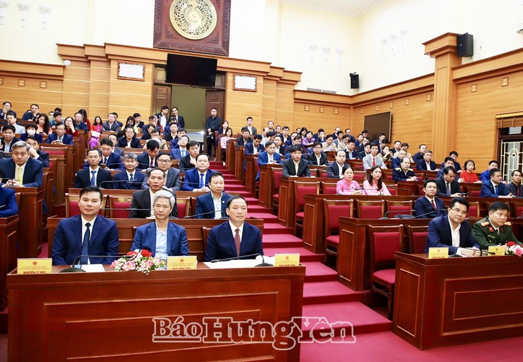 Công bố các nghị quyết, quyết định về sắp xếp bộ máy và công tác cán bộ