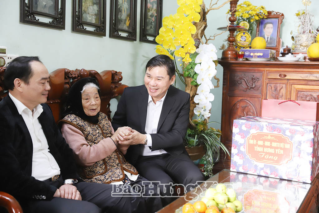 Trao tặng quà Tết tại các địa phương