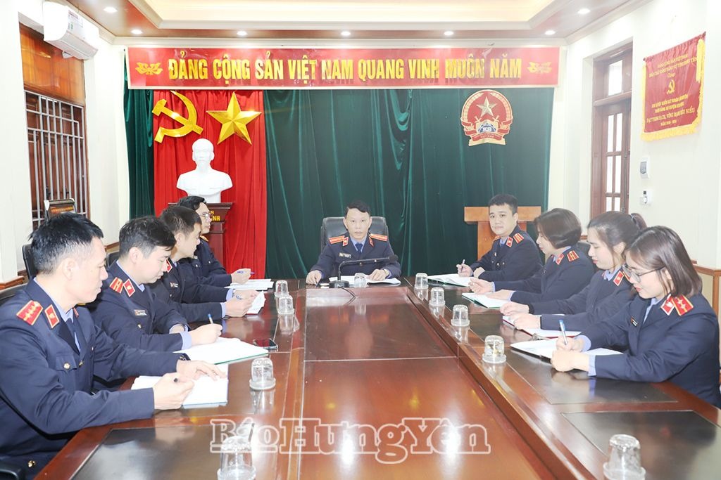 Ghi nhận ở chi bộ đạt tiêu chuẩn “Hoàn thành xuất sắc nhiệm vụ” tiêu biểu 5 năm liền