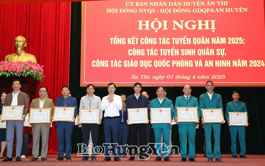 Ân Thi: Tổng kết công tác tuyển quân năm 2025