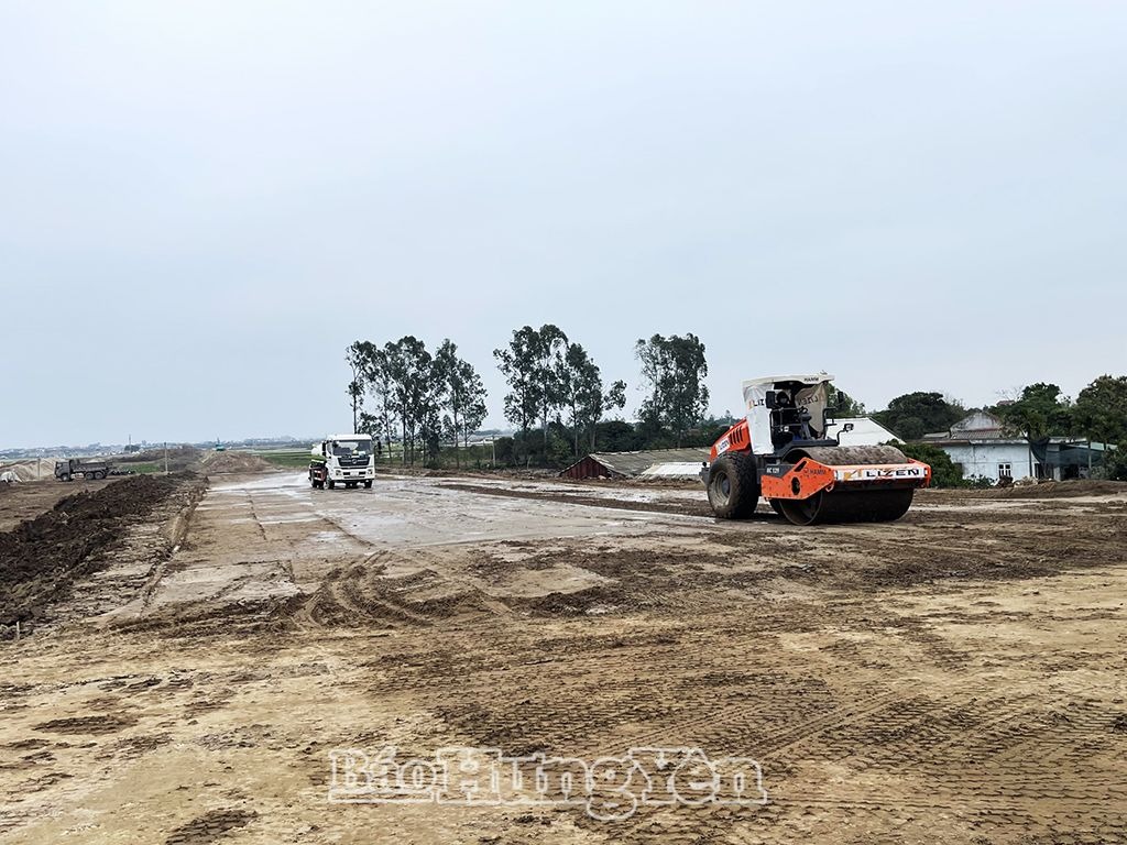 Đưa các công trình giao thông trọng điểm chào mừng Ðại hội Ðảng bộ tỉnh về đích