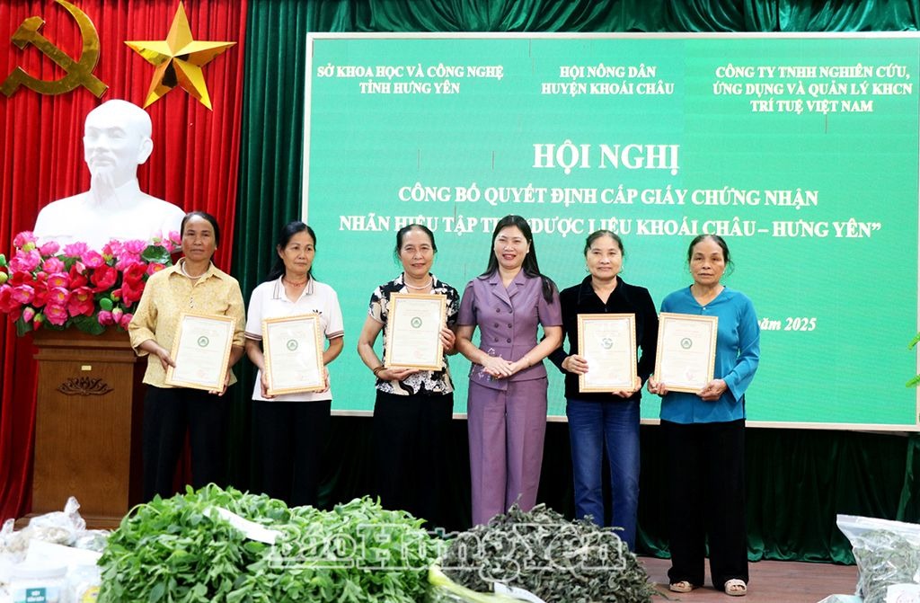 Công bố nhãn hiệu tập thể “Dược liệu Khoái Châu – Hưng Yên”