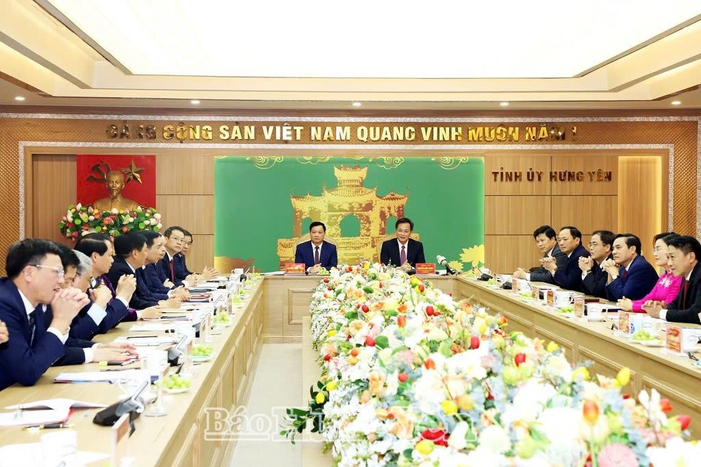 Ban Thường vụ Tỉnh ủy Hưng Yên làm việc với Ban Thường vụ Tỉnh ủy Thái Bình về đề án hợp nhất hai tỉnh