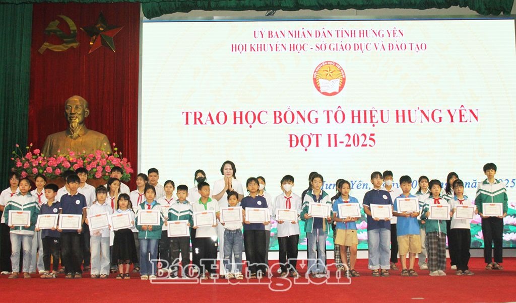 Hưng Yên: Trao 500 suất học bổng Tô Hiệu tặng học sinh, sinh viên có hoàn cảnh khó khăn vươn lên trong học tập