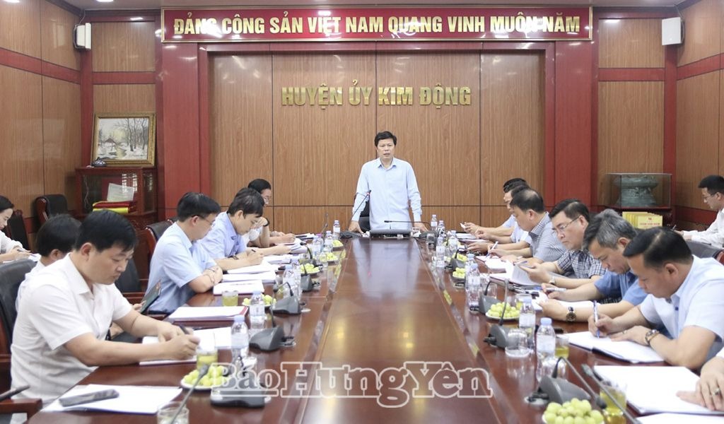 Phó Bí thư Thường trực Tỉnh ủy, Chủ tịch HĐND tỉnh Trần Quốc Toản làm việc với Ban Thường vụ Huyện ủy Kim Động