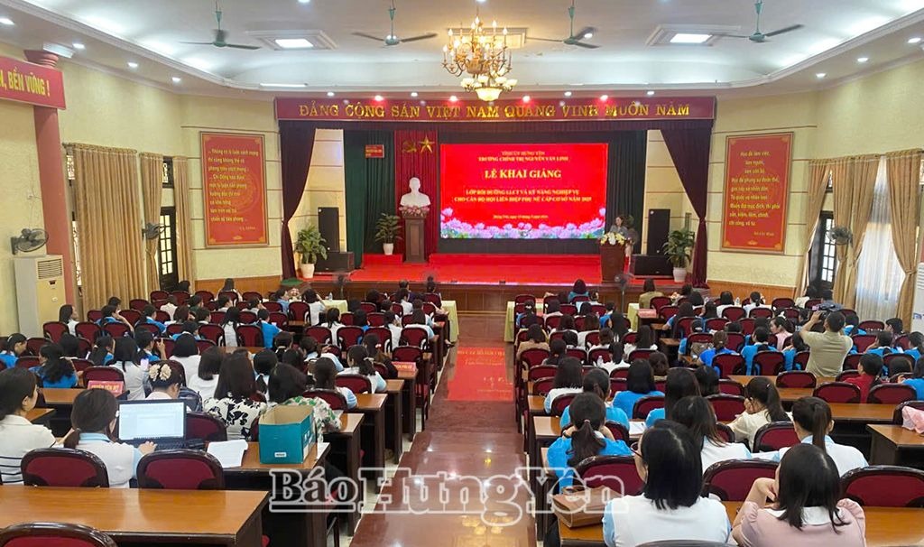 Bồi dưỡng lý luận chính trị và kỹ năng nghiệp vụ cho 140 cán bộ Hội Liên hiệp phụ nữ cơ sở 