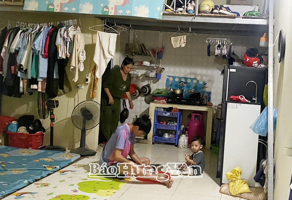 Chật vật cuộc sống của công nhân thuê trọ khi giá điện tăng