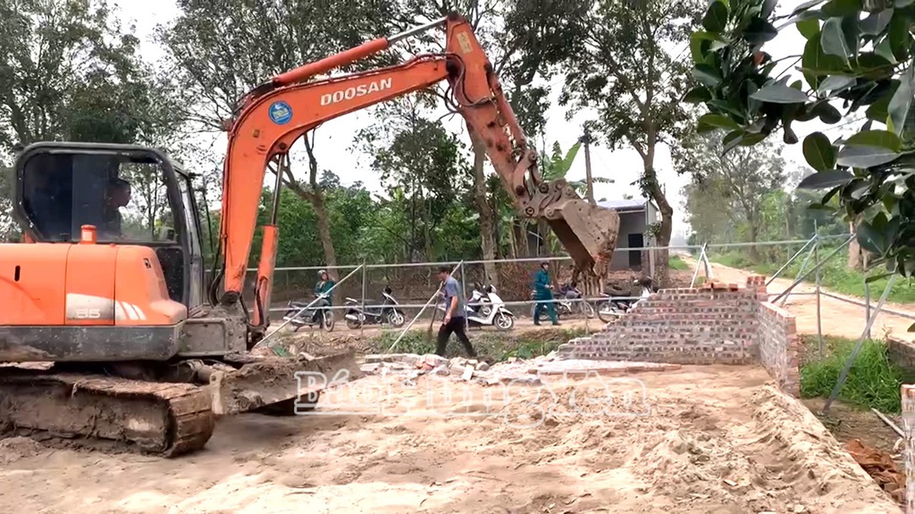 Xã Trung Hoà xử lý công trình xây dựng trái phép trên đất nông nghiệp