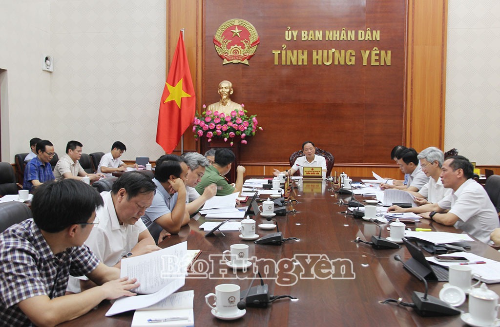 Chủ tịch UBND tỉnh Trần Quốc Văn chủ trì phiên họp Ban Thường vụ Đảng ủy UBND tỉnh và thành viên UBND tỉnh